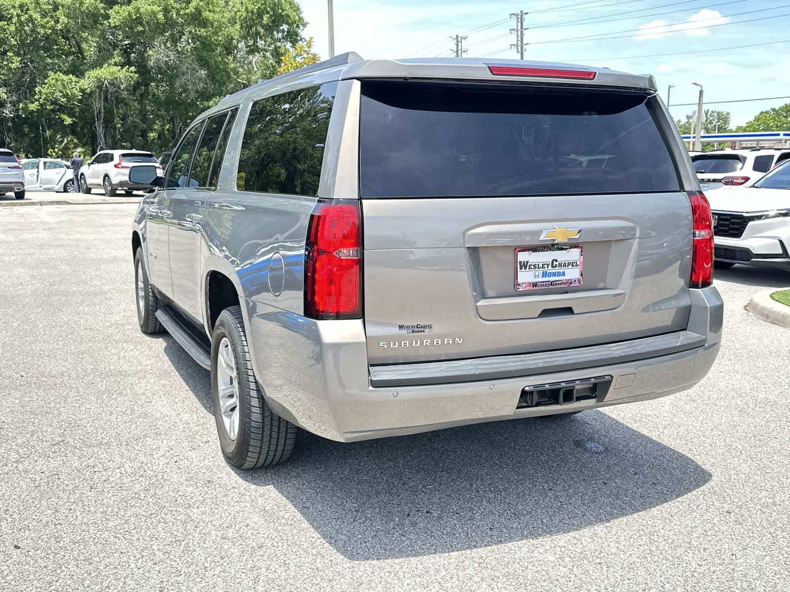 Thumbnail: 2017 Chevrolet Suburban - 4