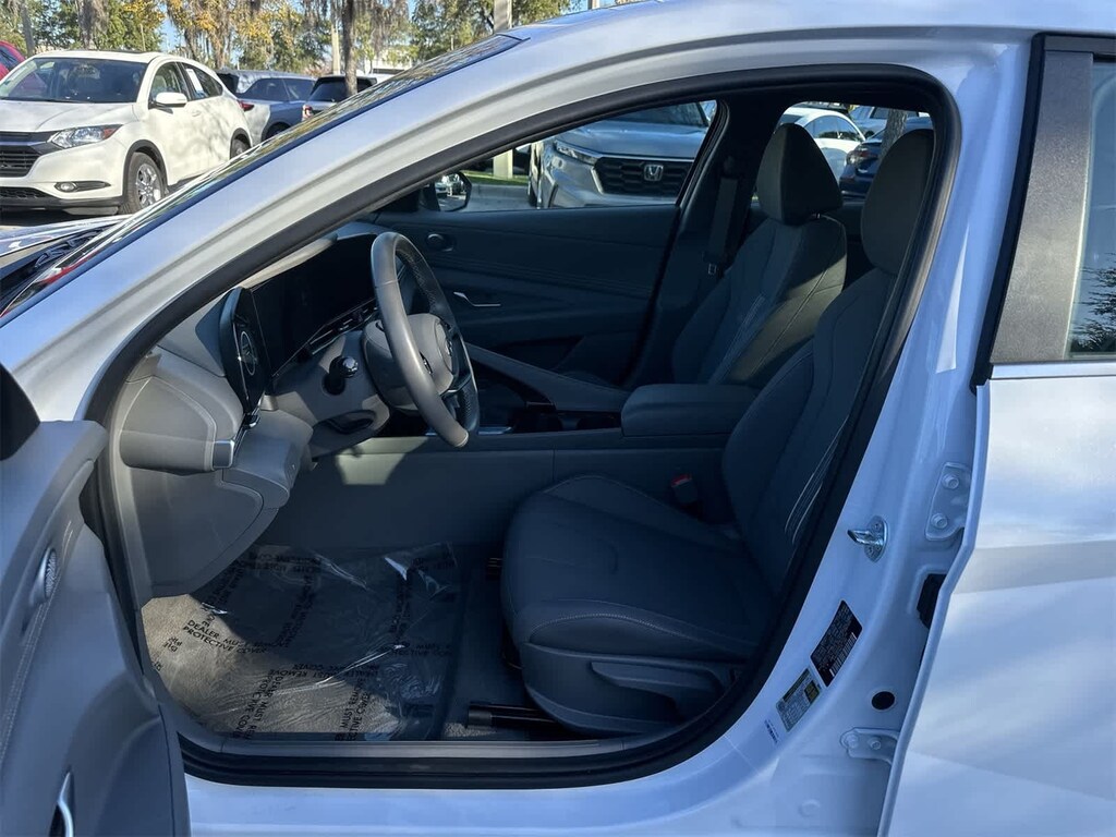 Used 2025 Hyundai Elantra SEL Convenience Sedan