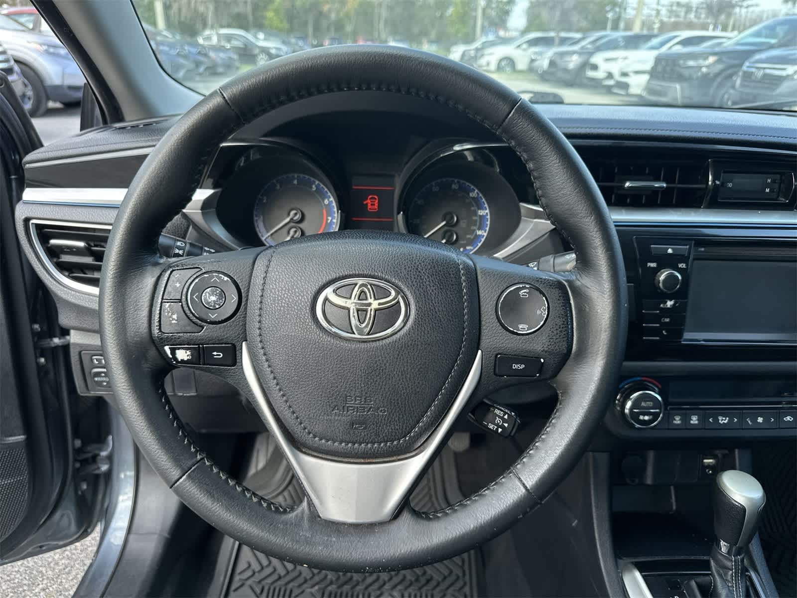 Thumbnail: 2015 Toyota Corolla - 18