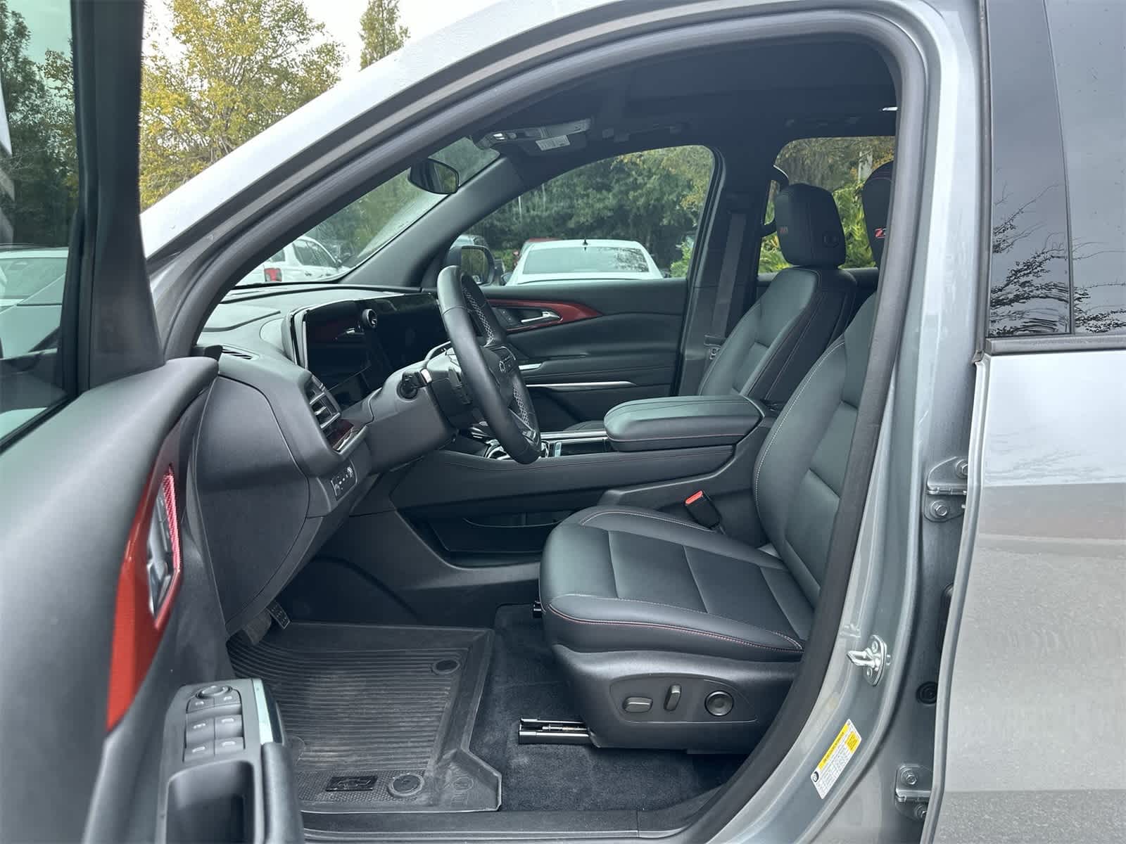 Thumbnail: 2024 Chevrolet Traverse - 2