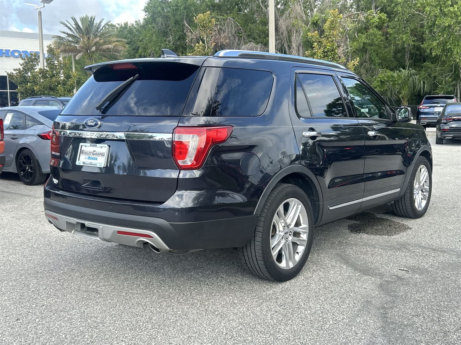 Thumbnail: 2017 Ford Explorer - 6
