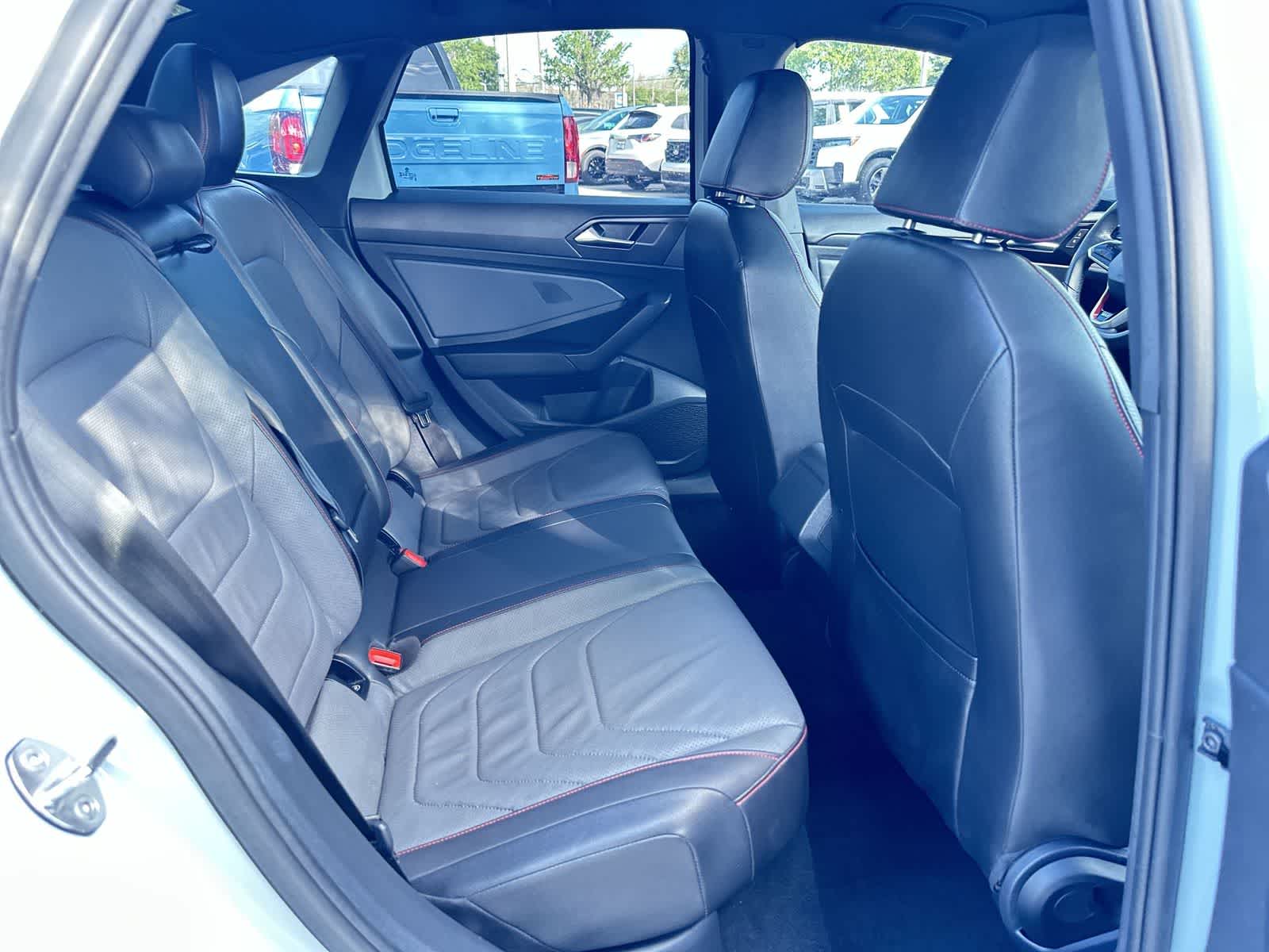 Thumbnail: 2025 Volkswagen Jetta - 16