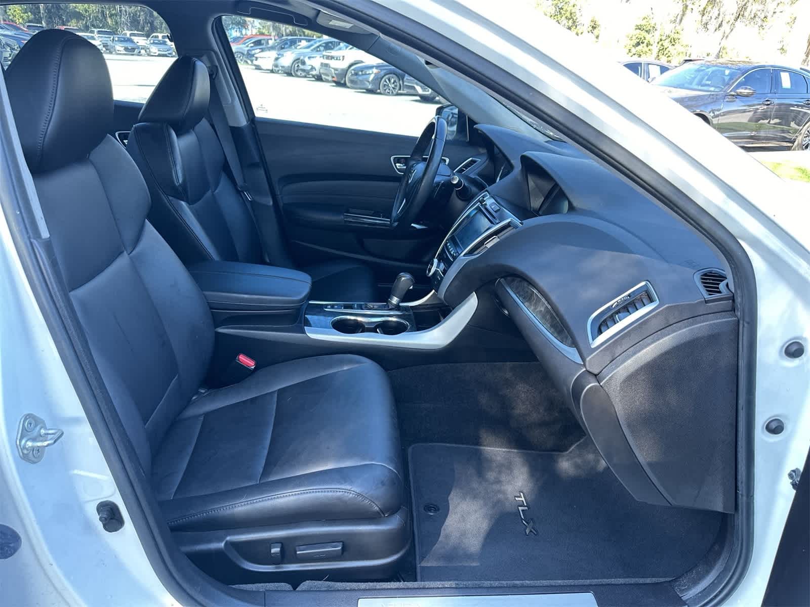 Thumbnail: 2018 Acura TLX - 17