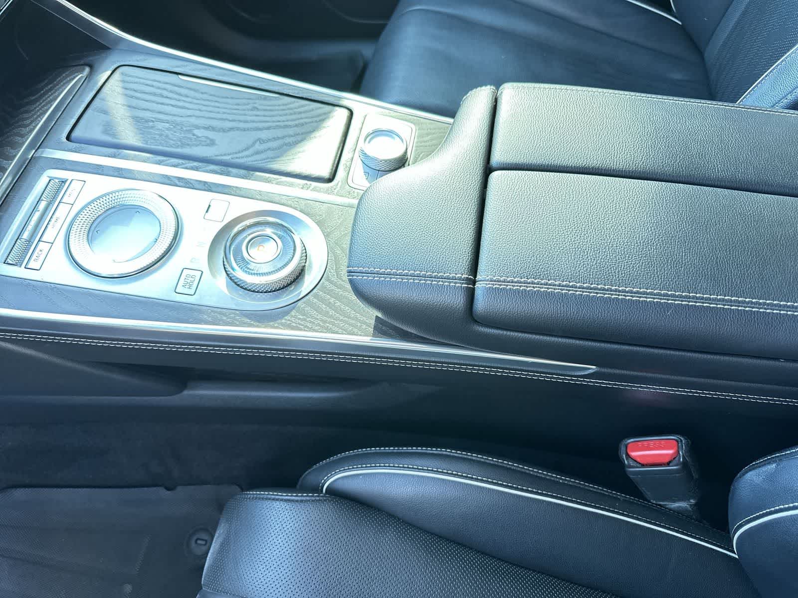 Thumbnail: 2021 Genesis GV80 - 19