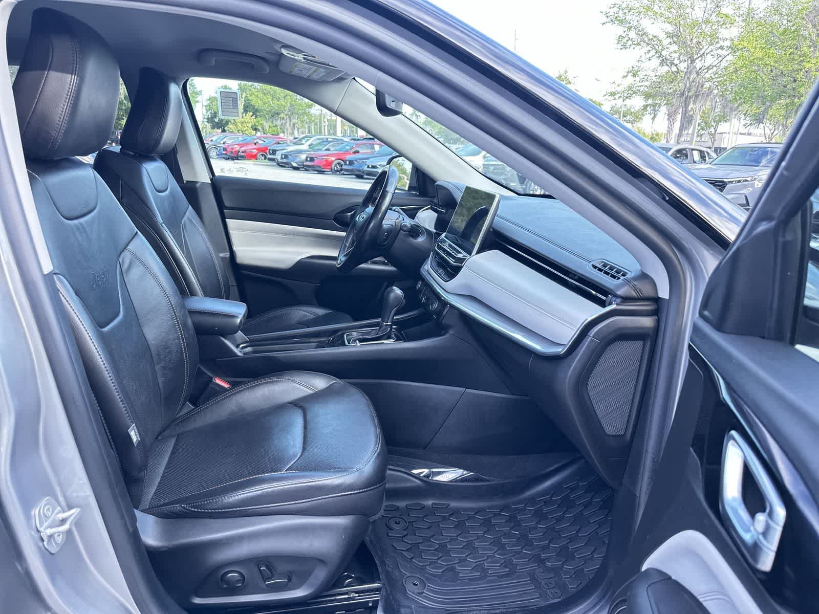 Thumbnail: 2022 Jeep Compass - 17