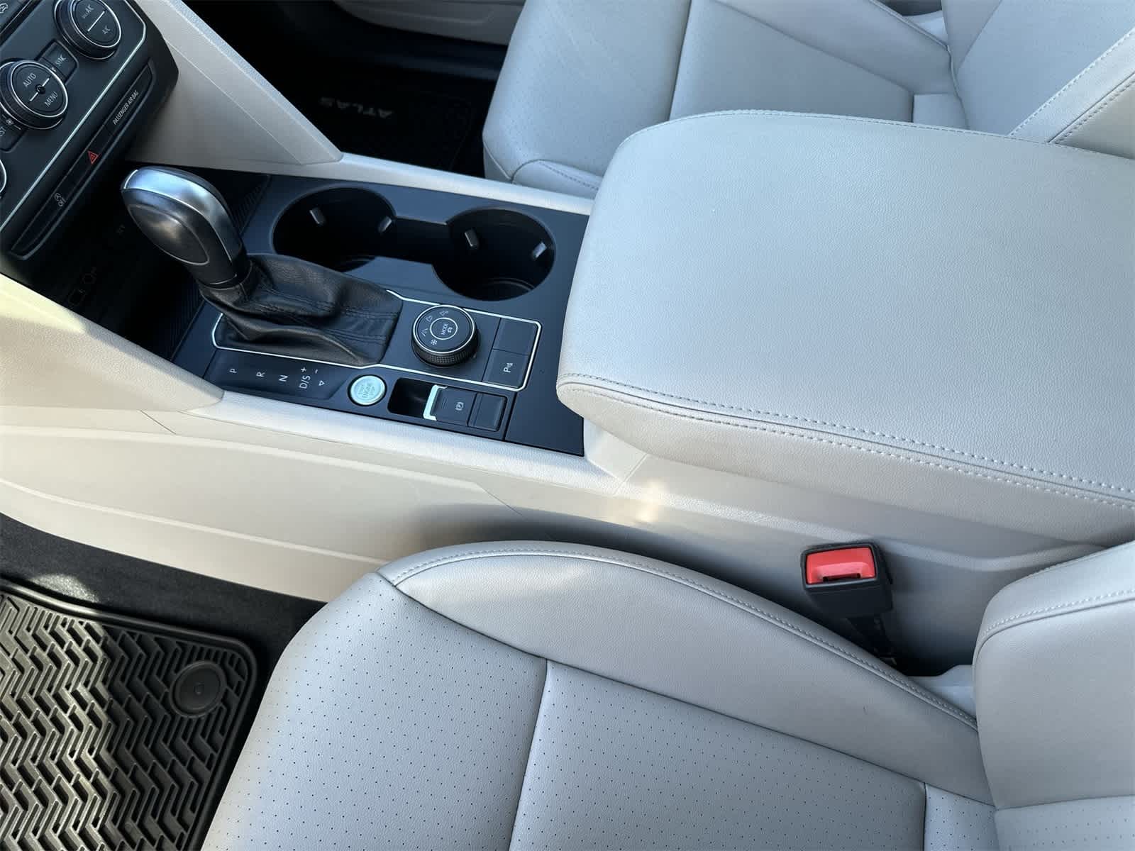 Thumbnail: 2021 Volkswagen Atlas - 19