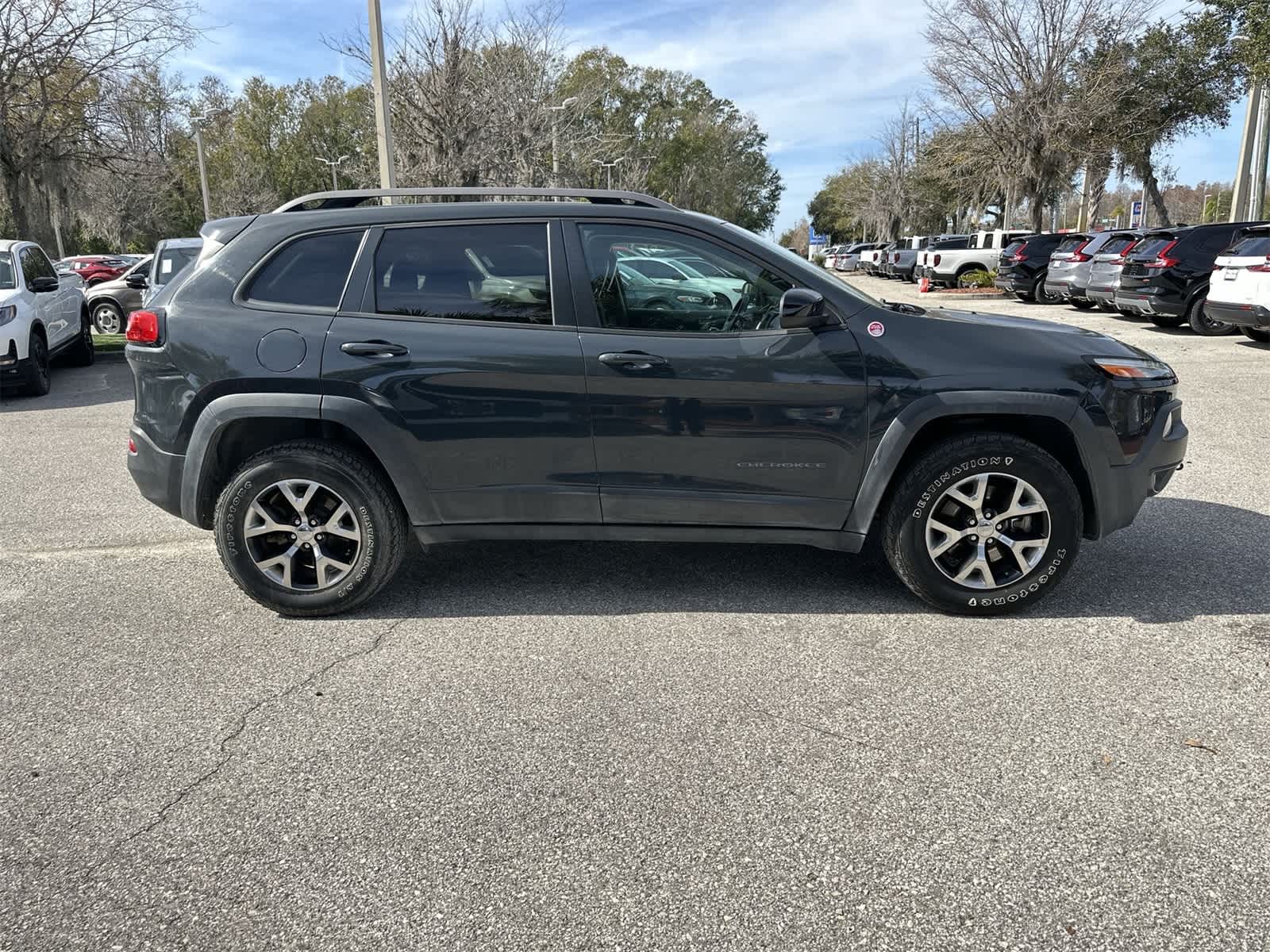 Thumbnail: 2016 Jeep Cherokee - 7