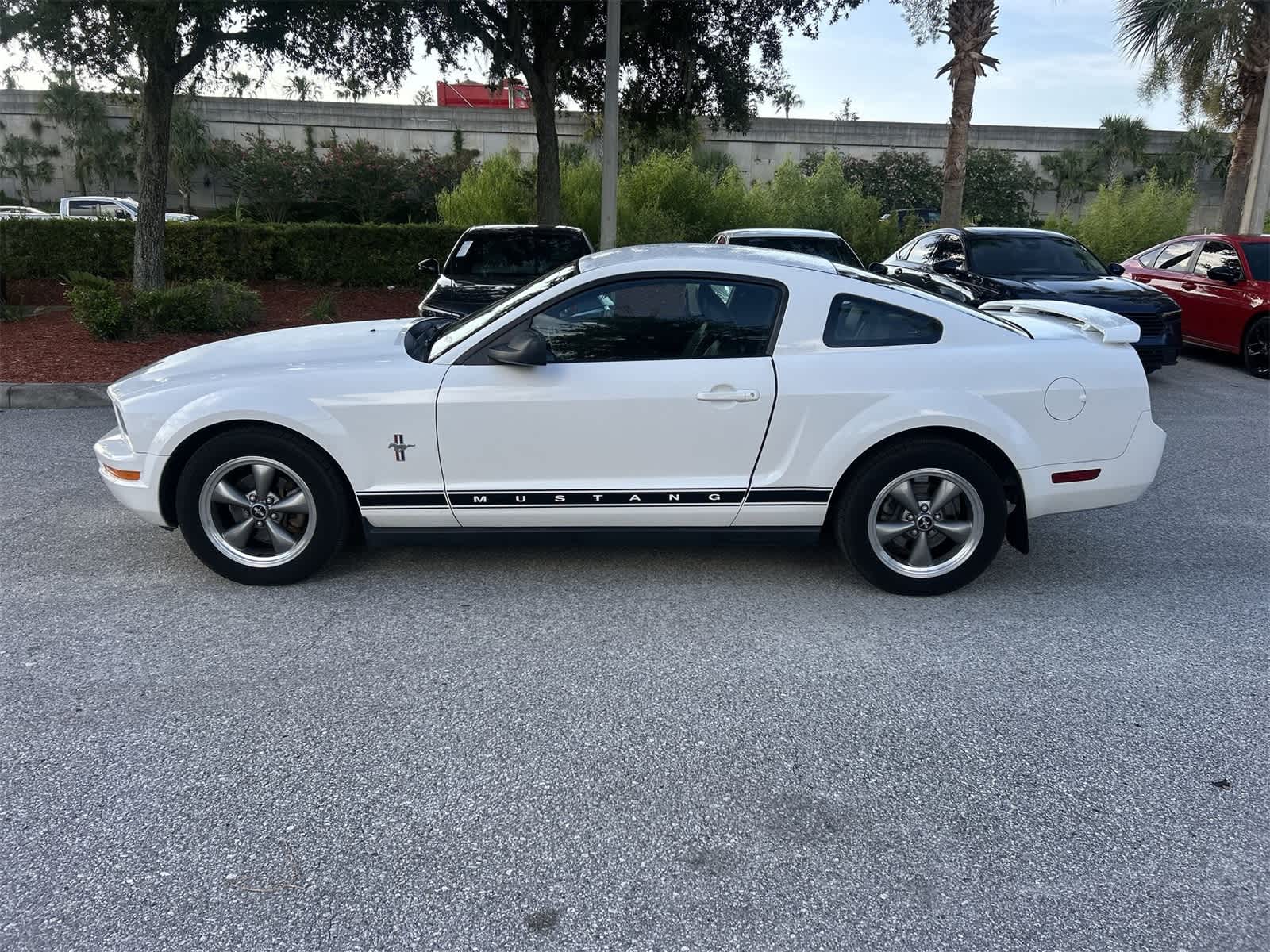 Thumbnail: 2006 Ford Mustang - 3