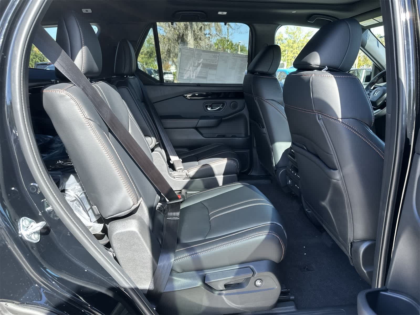 Thumbnail: 2025 Honda Pilot - 16