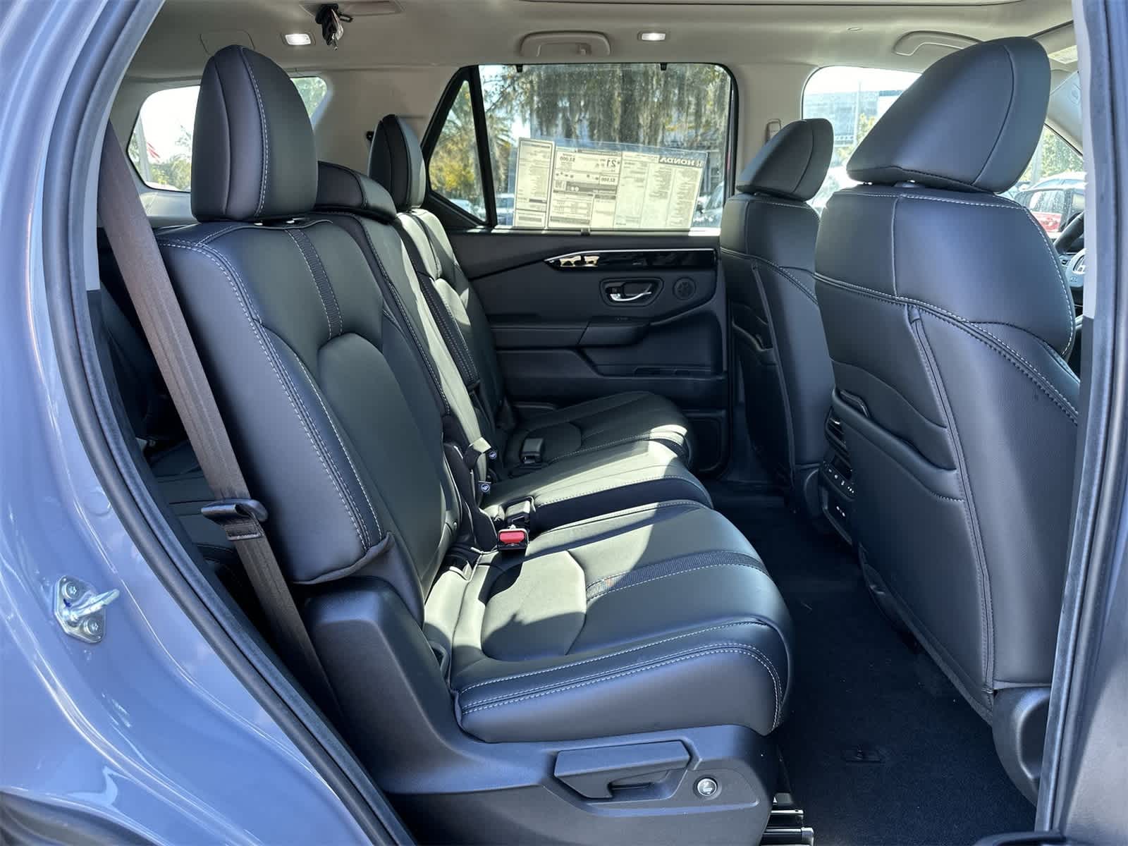 Thumbnail: 2025 Honda Pilot - 16