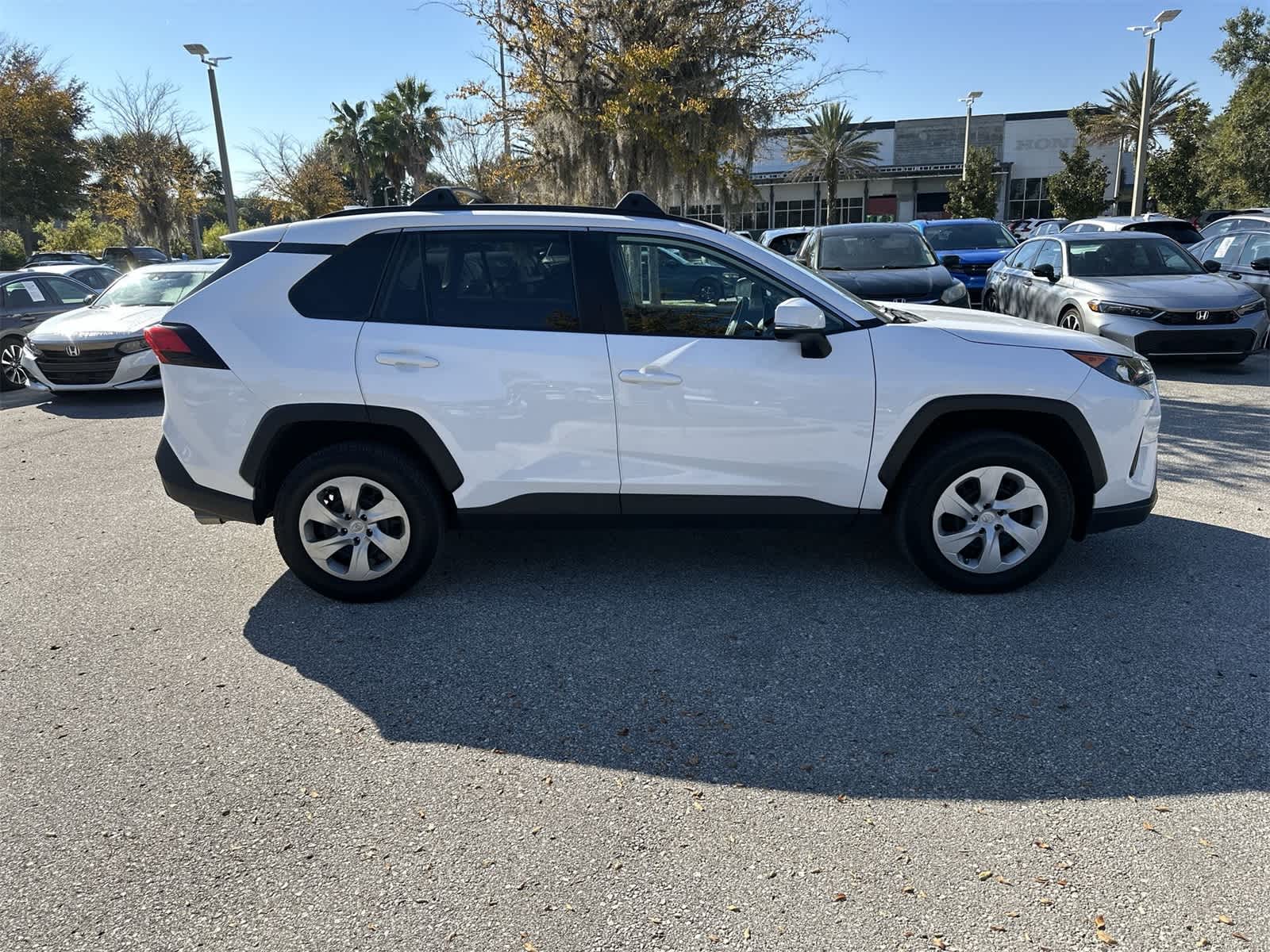 Thumbnail: 2020 Toyota RAV4 - 7