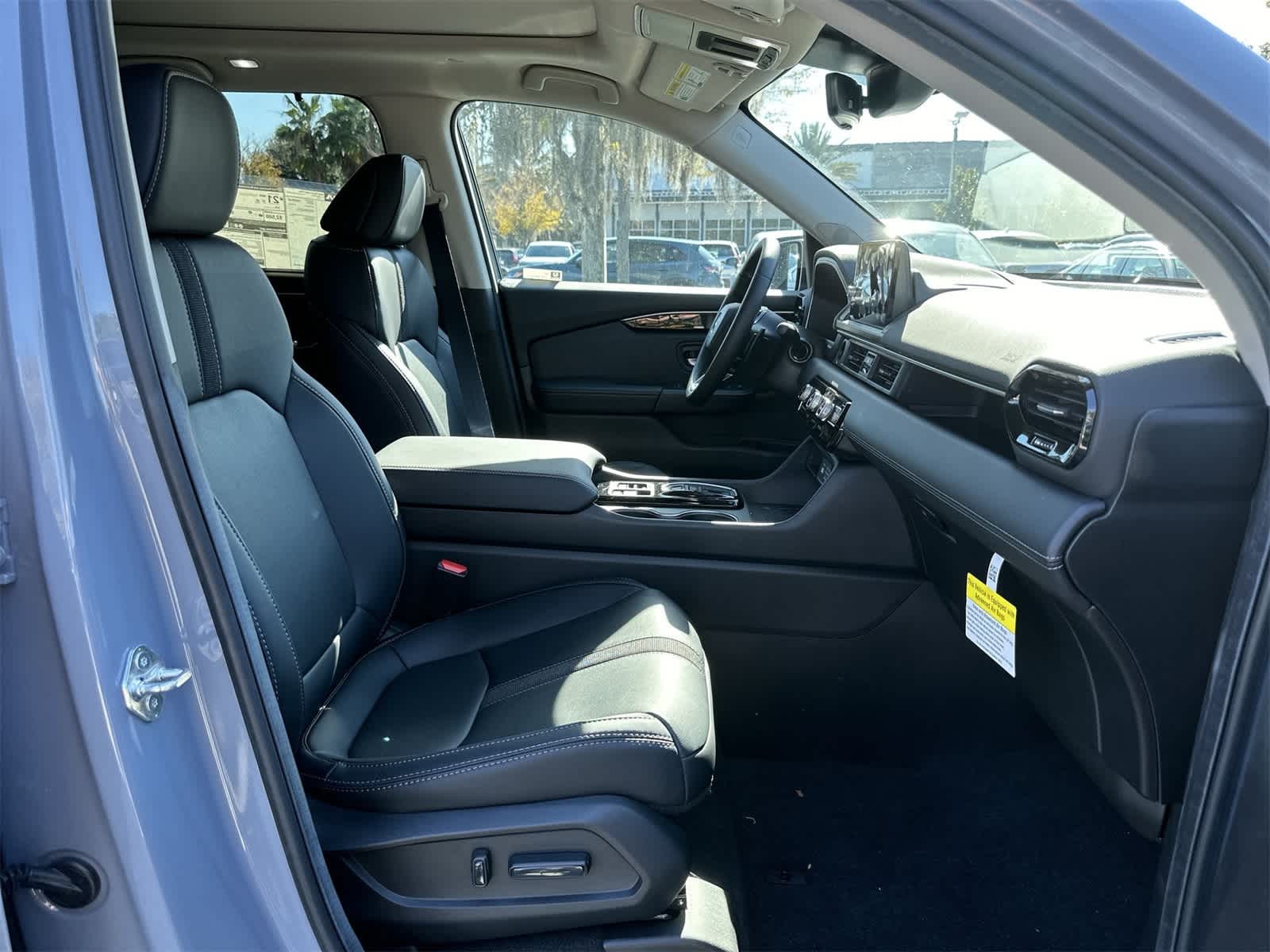 Thumbnail: 2025 Honda Pilot - 17