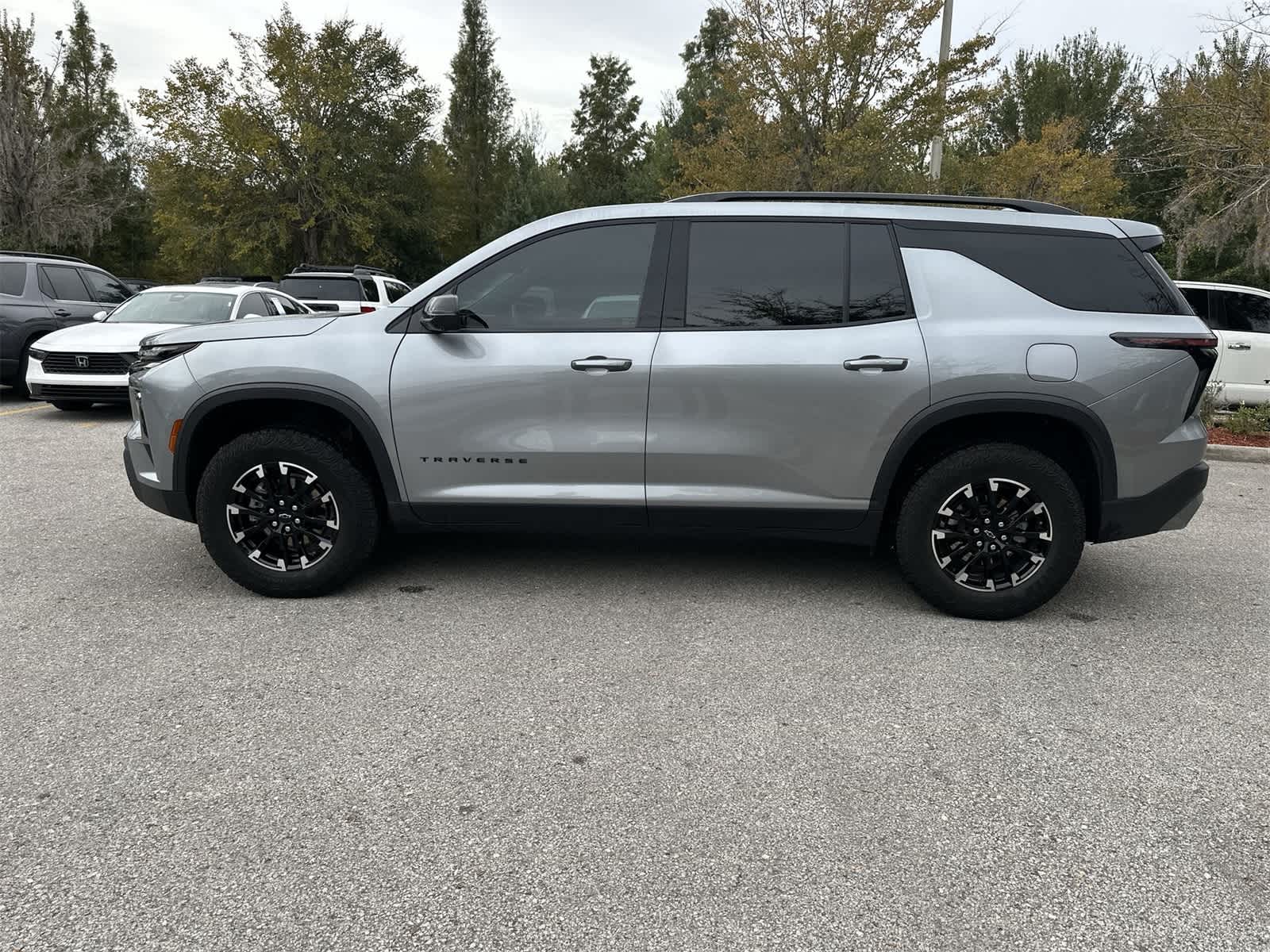 Thumbnail: 2024 Chevrolet Traverse - 3