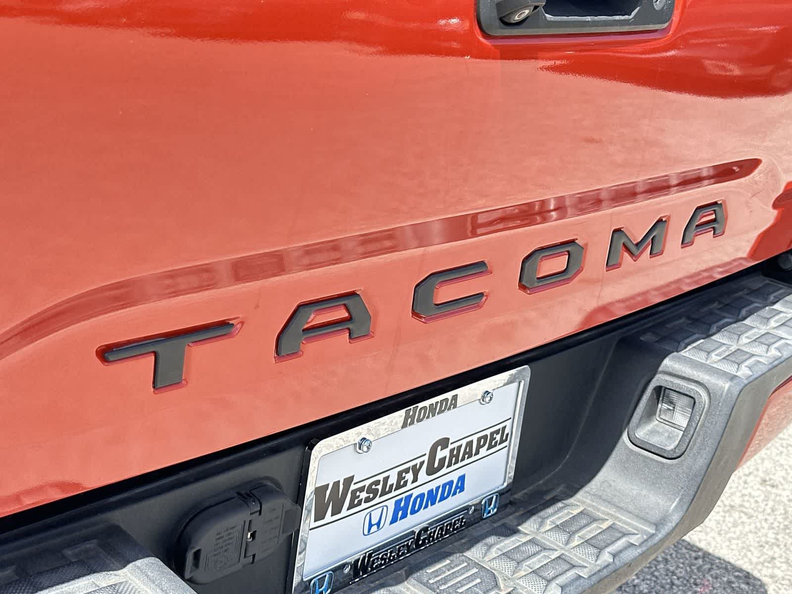 Thumbnail: 2016 Toyota Tacoma - 11