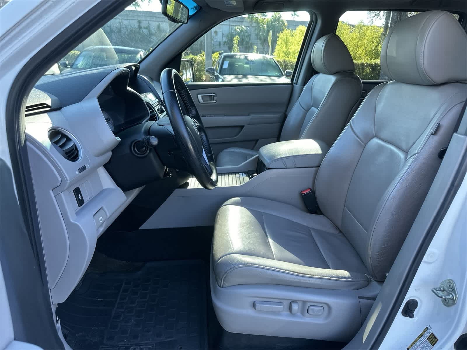 Thumbnail: 2014 Honda Pilot - 13