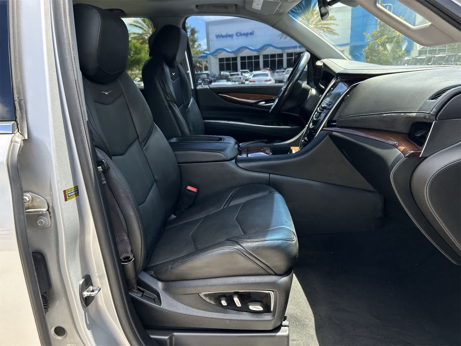 Thumbnail: 2015 Cadillac Escalade - 17