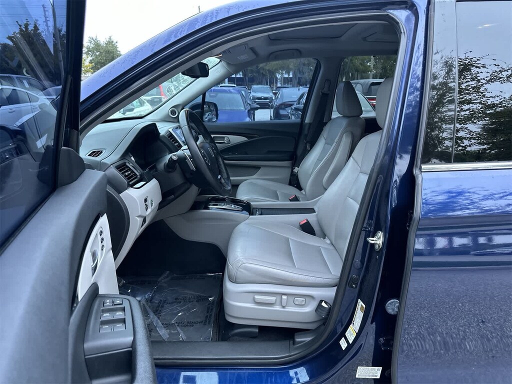 Used 2016 Honda Pilot Touring FWD SUV