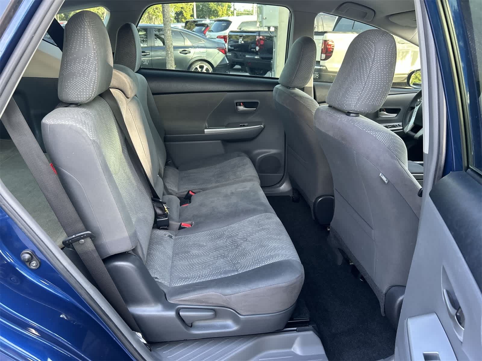 Thumbnail: 2013 Toyota Prius v - 16