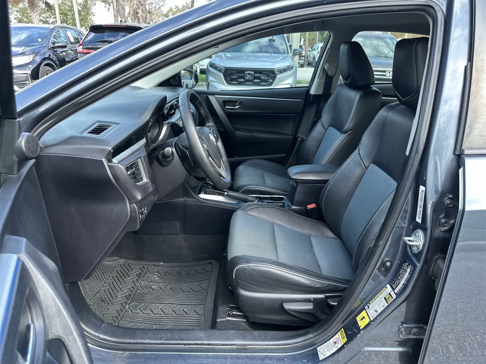 Thumbnail: 2015 Toyota Corolla - 2