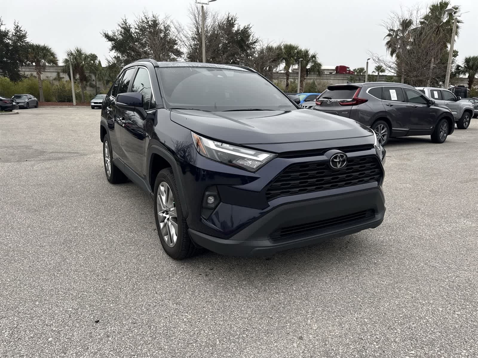 Thumbnail: 2022 Toyota RAV4 - 8