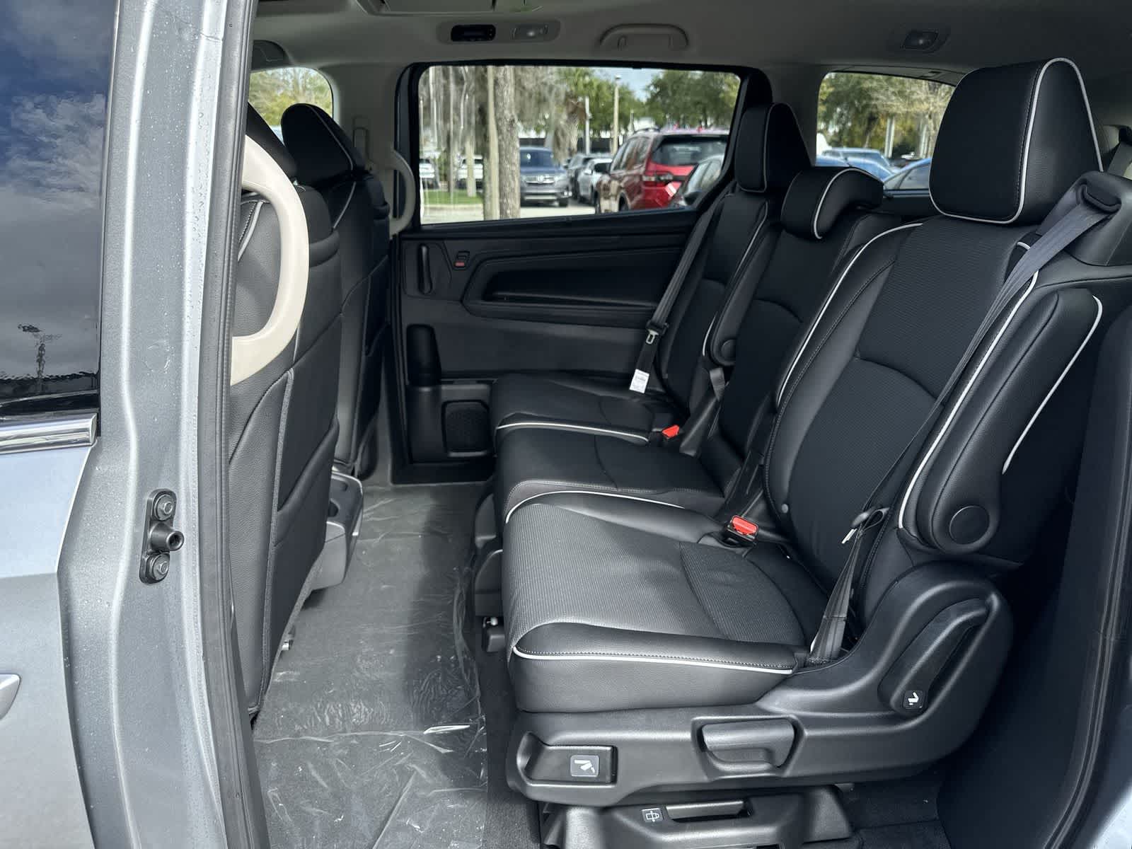 Thumbnail: 2026 Honda Odyssey - 15
