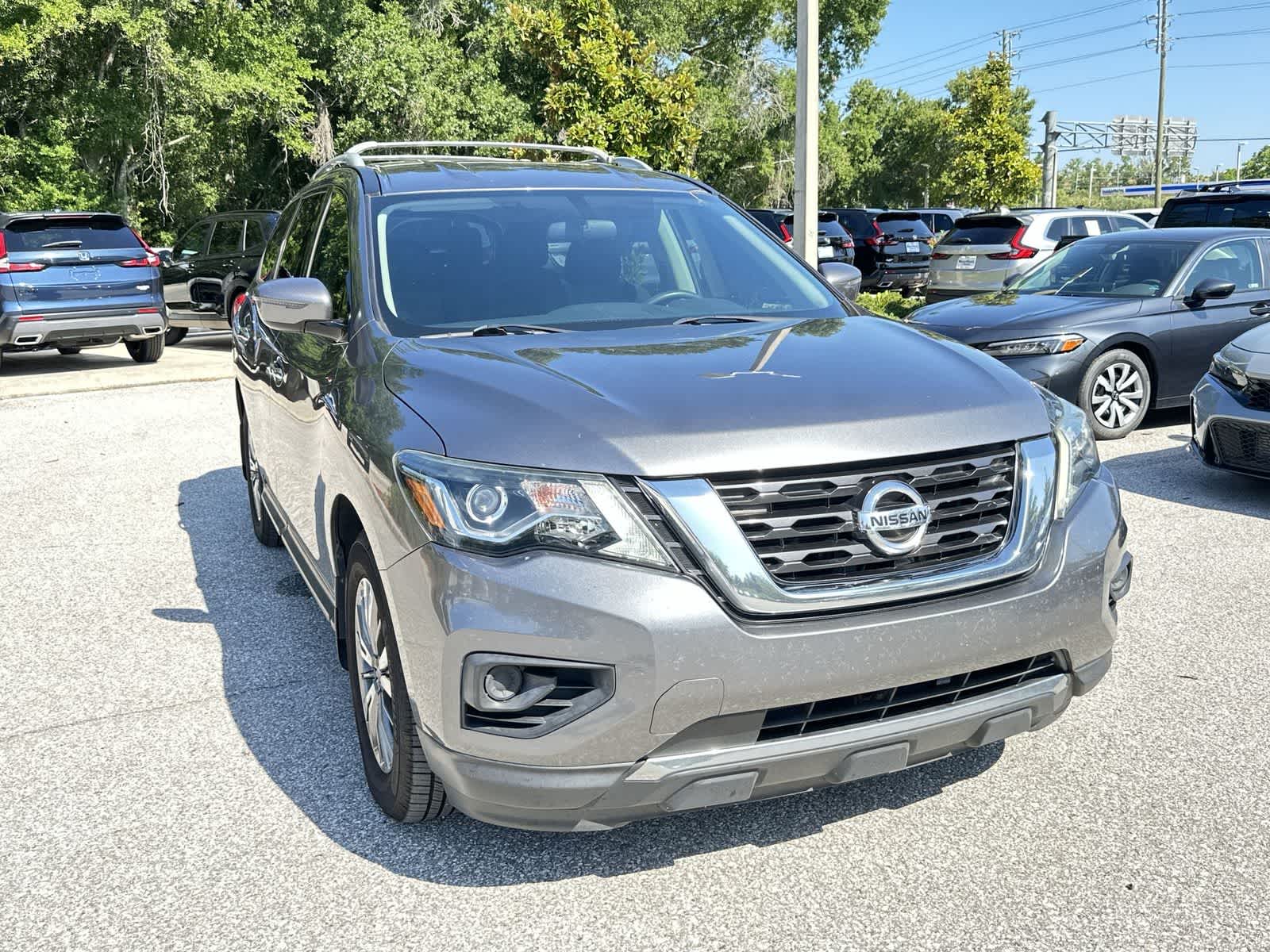 Thumbnail: 2020 Nissan Pathfinder - 8
