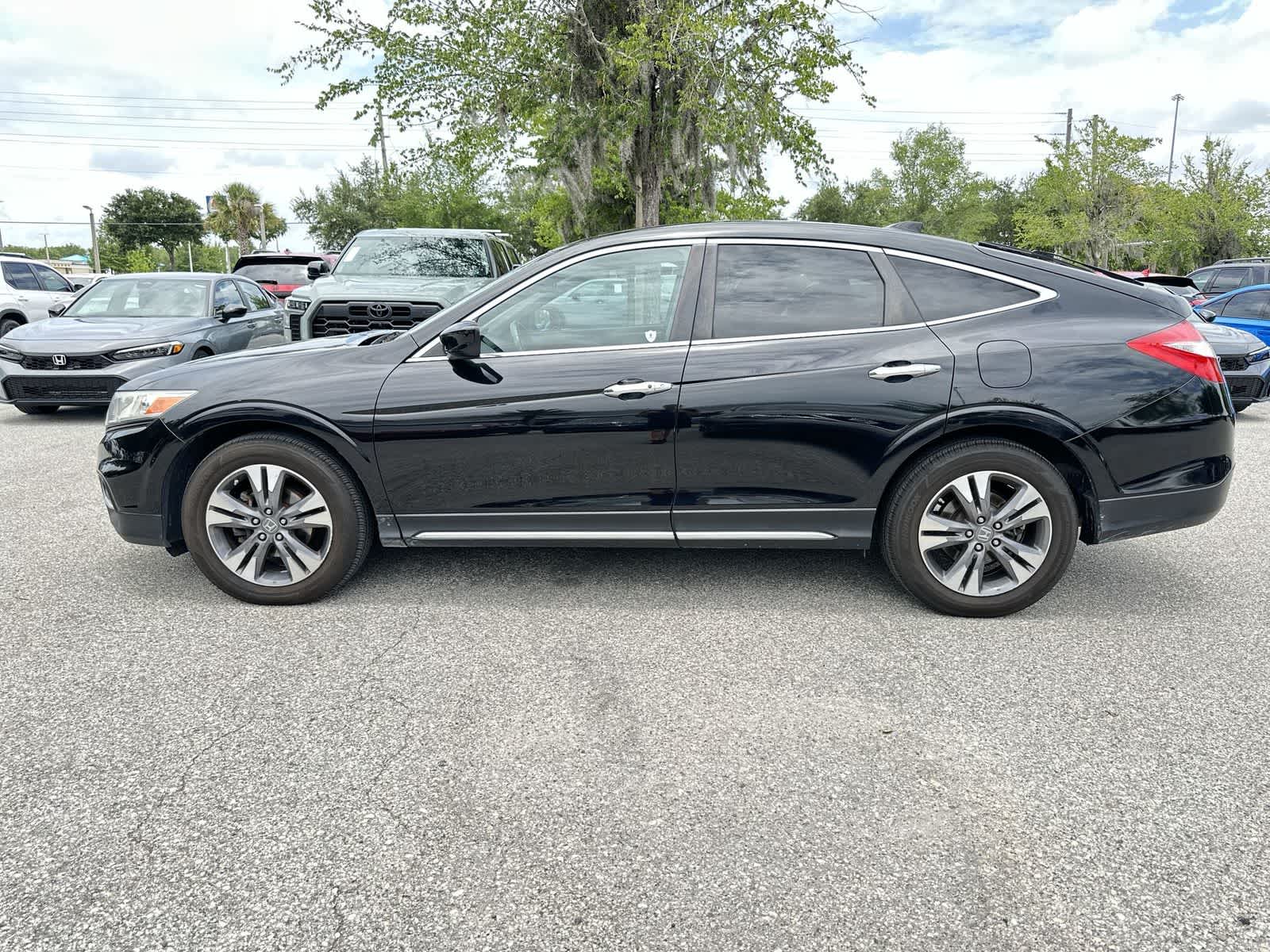 Thumbnail: 2015 Honda Crosstour - 3