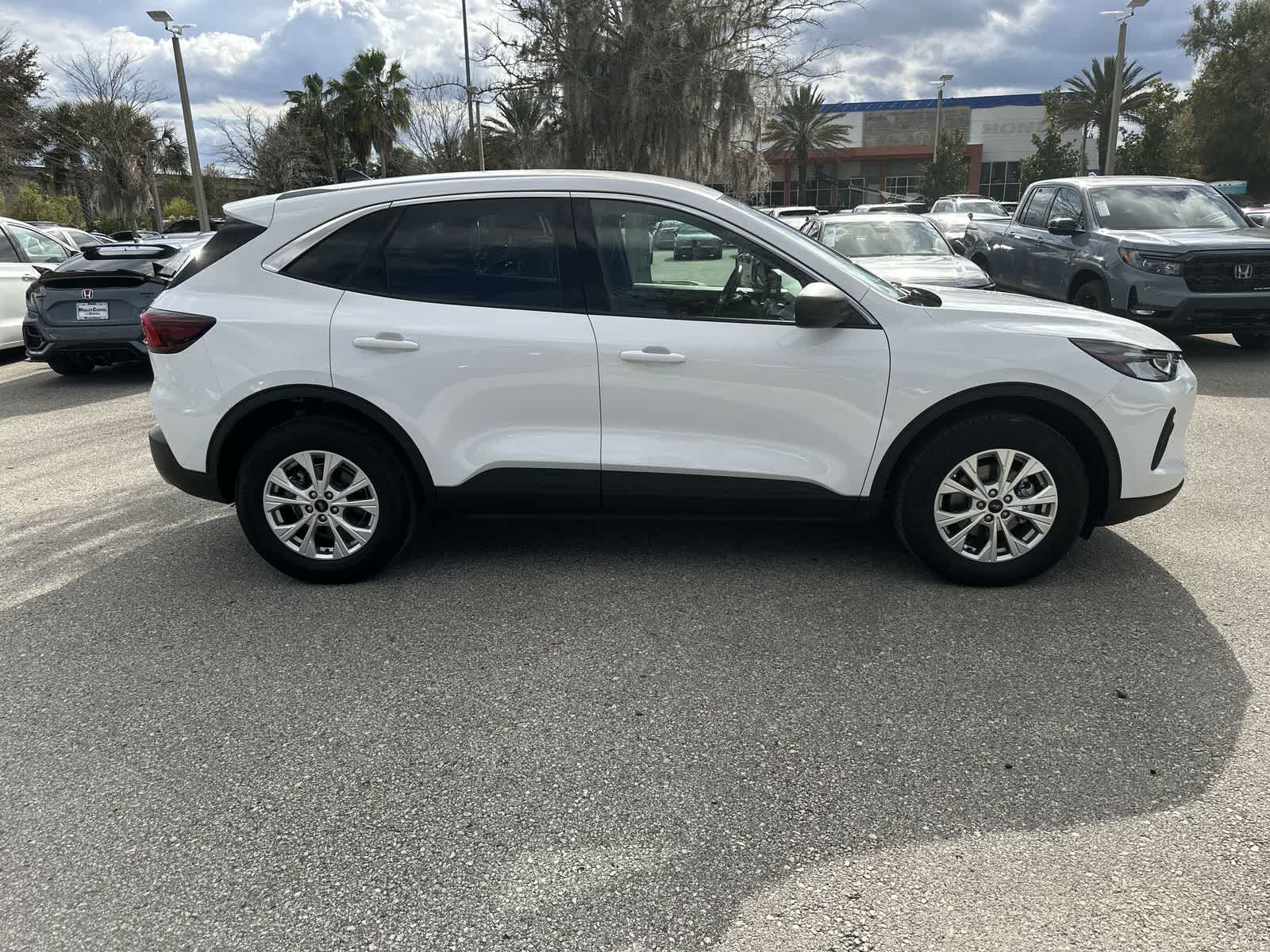 Thumbnail: 2024 Ford Escape - 7