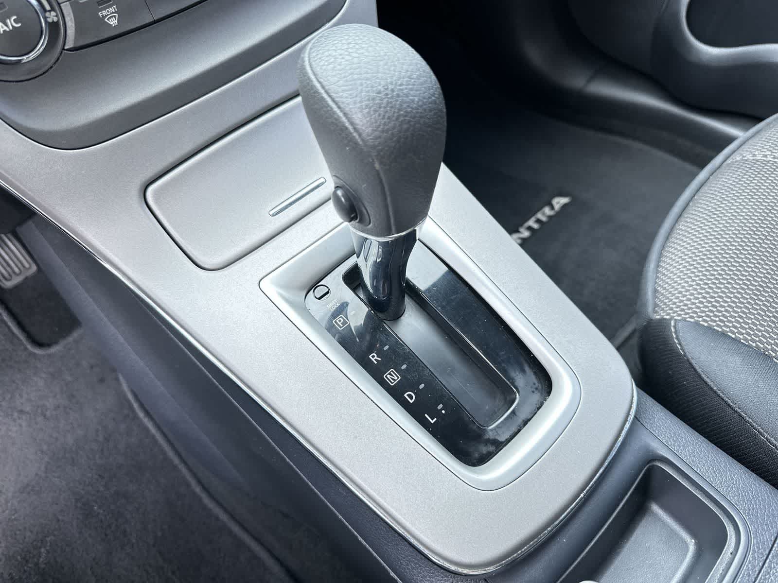 Thumbnail: 2014 Nissan Sentra - 20