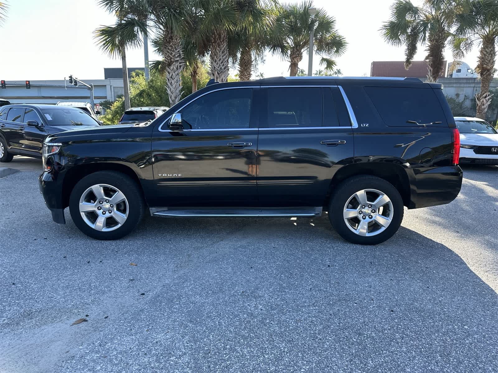 Thumbnail: 2015 Chevrolet Tahoe - 3