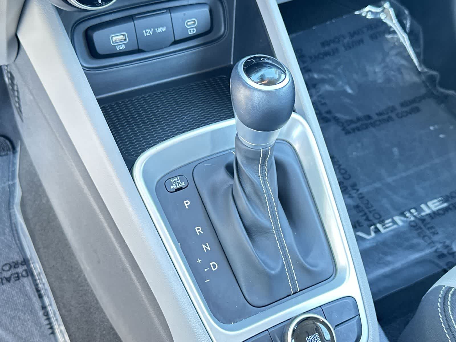 Thumbnail: 2023 Hyundai Venue - 21