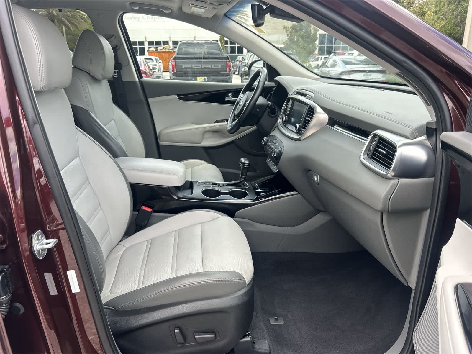 Thumbnail: 2017 Kia Sorento - 17