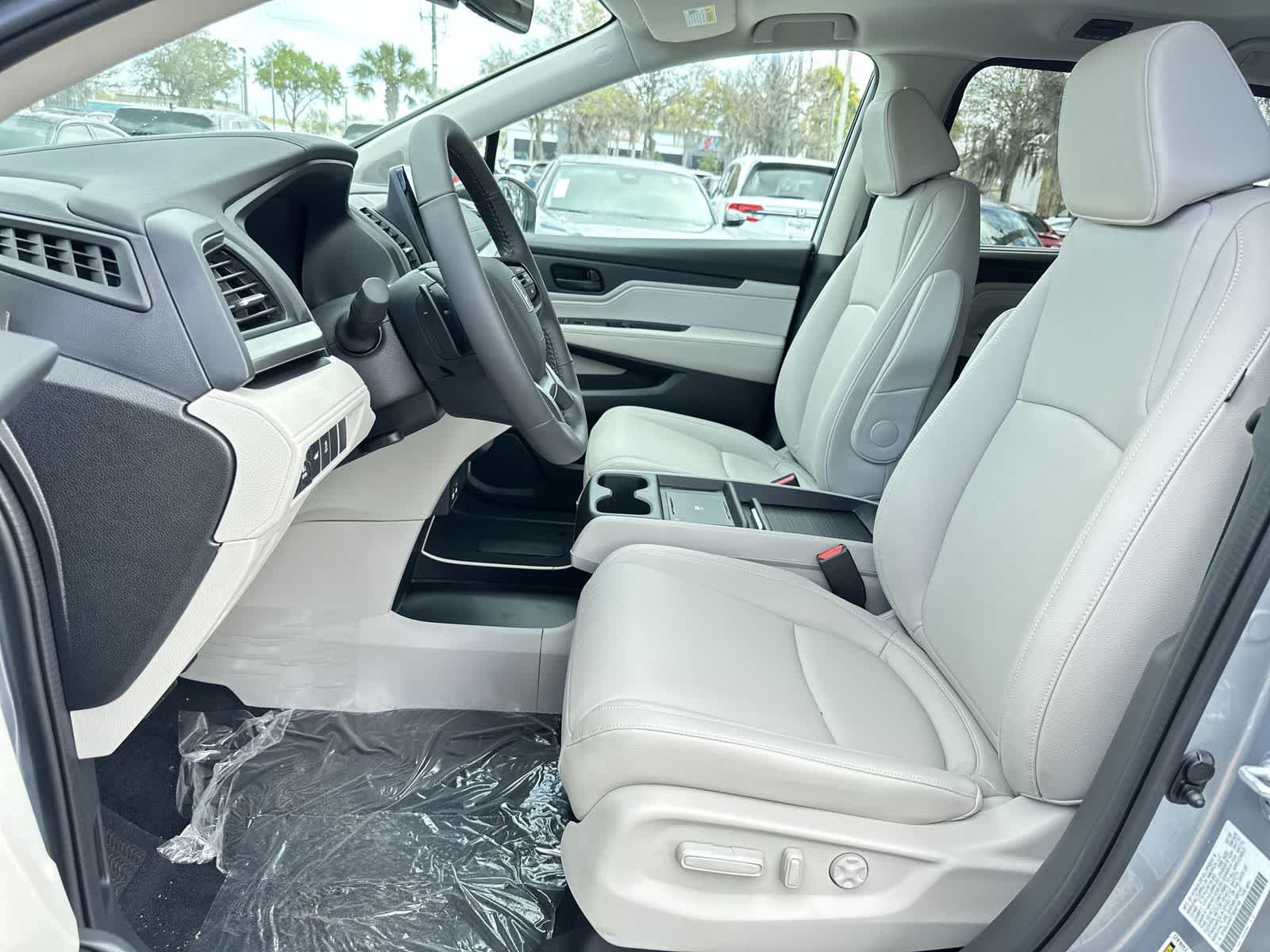 Thumbnail: 2026 Honda Odyssey - 13