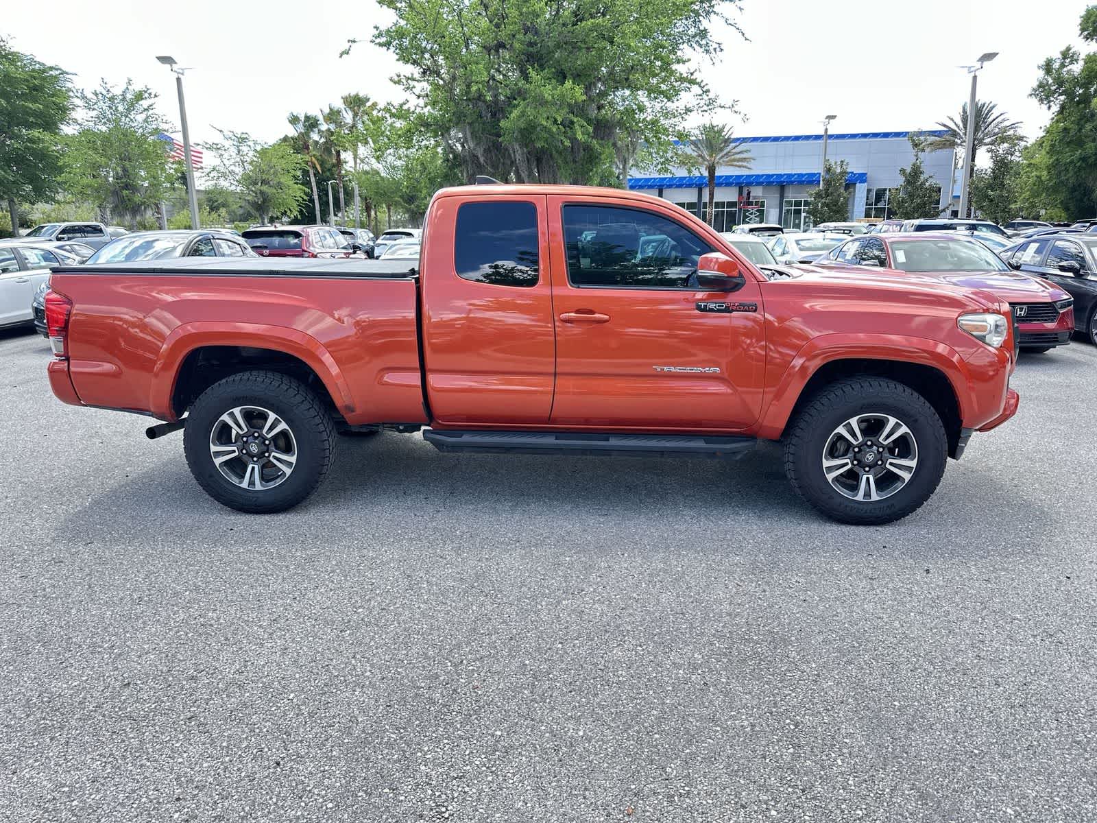 Thumbnail: 2016 Toyota Tacoma - 7