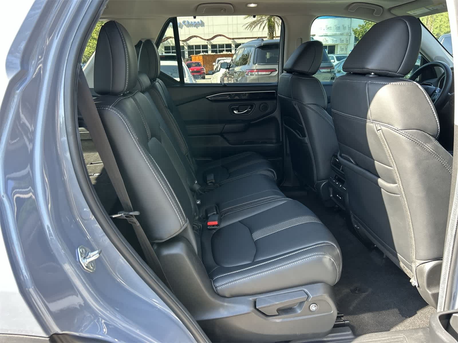 Thumbnail: 2025 Honda Pilot - 16