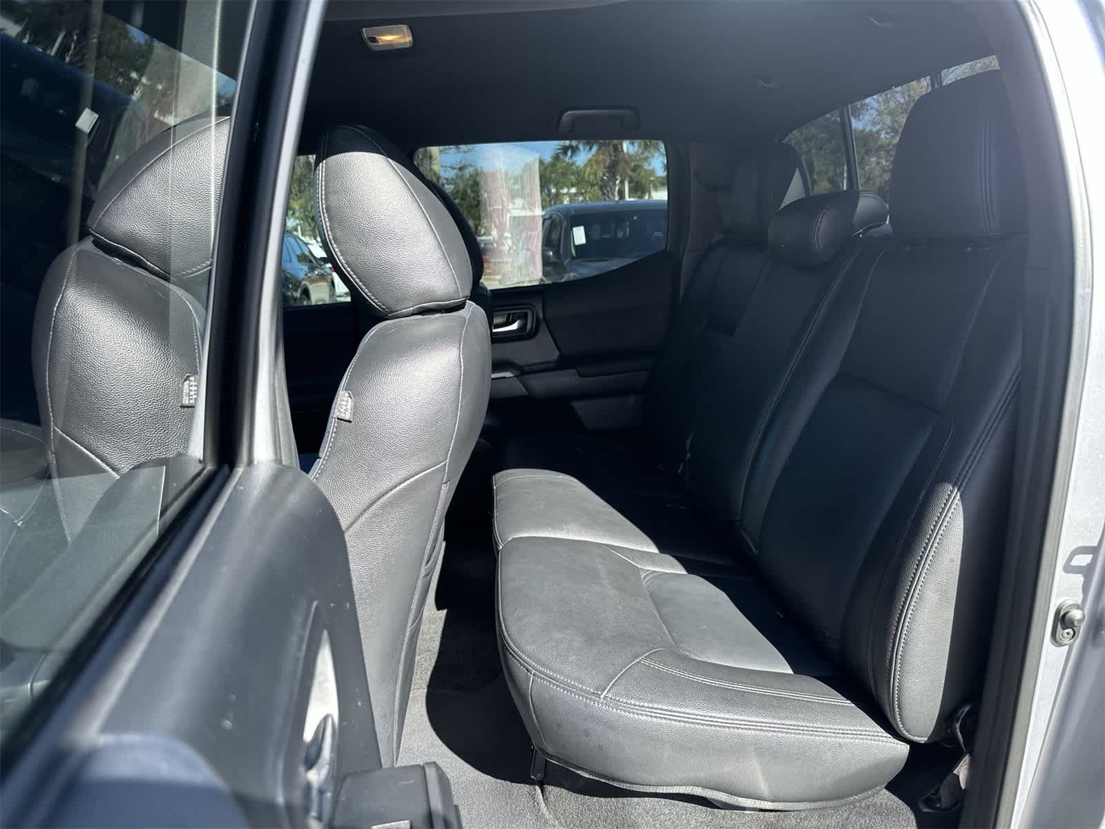 Thumbnail: 2018 Toyota Tacoma - 17