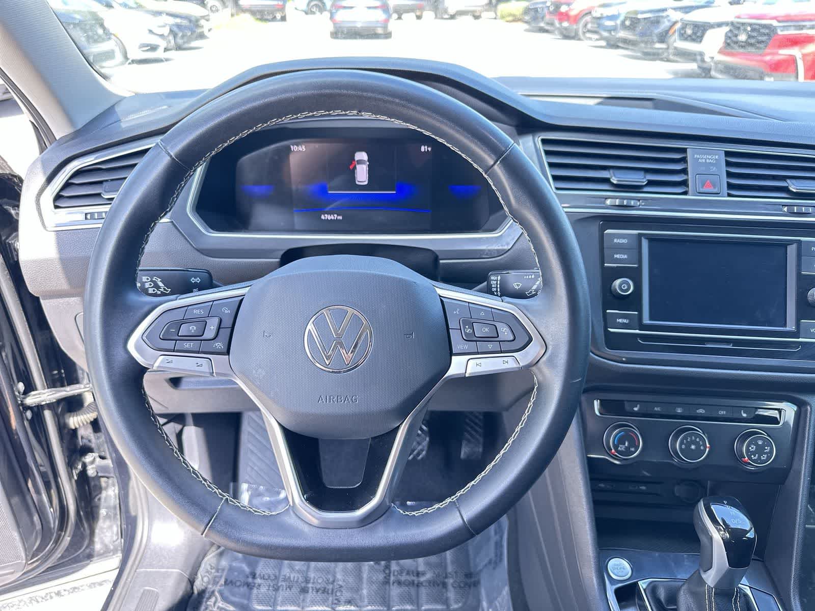 Thumbnail: 2023 Volkswagen Tiguan - 18