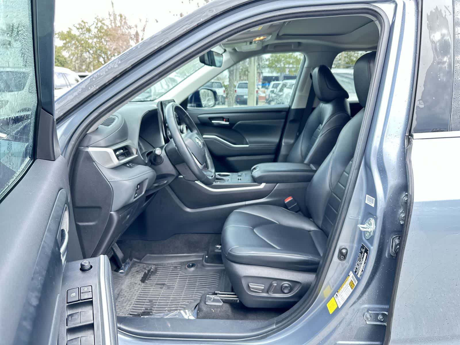 Thumbnail: 2023 Toyota Highlander - 2