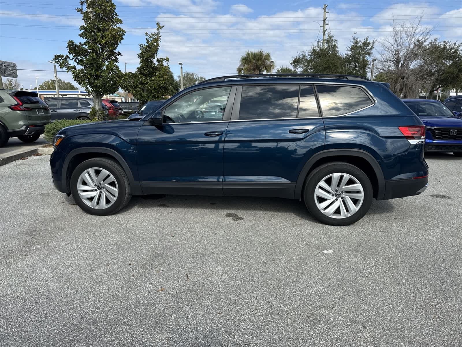 Thumbnail: 2021 Volkswagen Atlas - 3