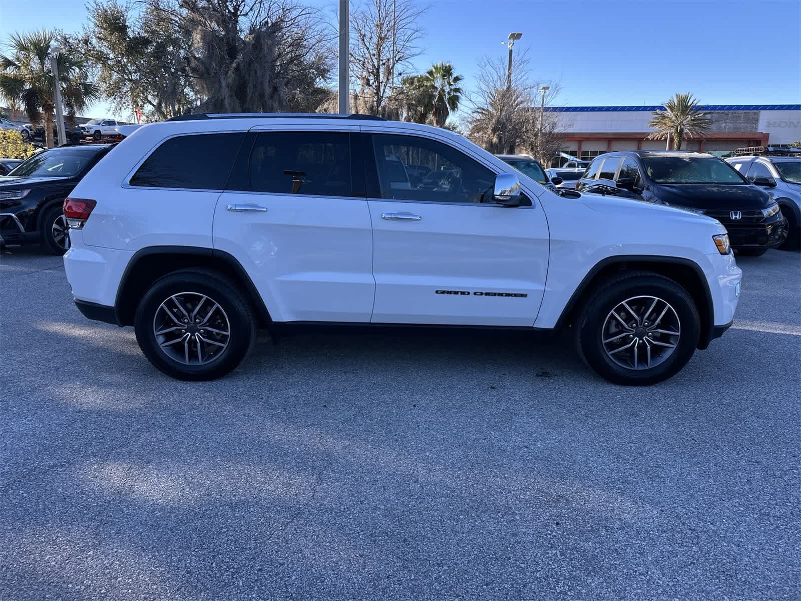 Thumbnail: 2020 Jeep Grand Cherokee - 7