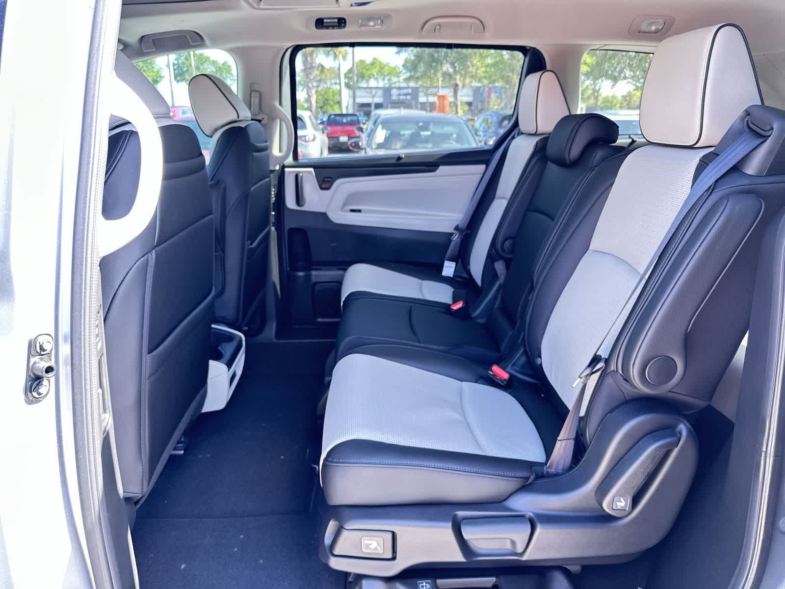 Thumbnail: 2026 Honda Odyssey - 15