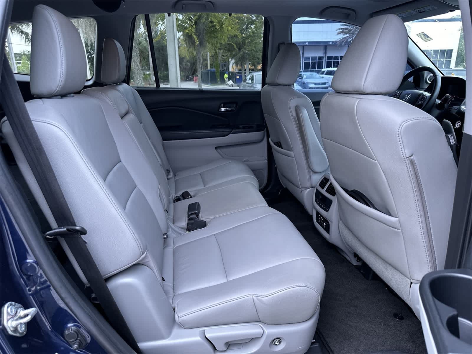 Thumbnail: 2016 Honda Pilot - 16