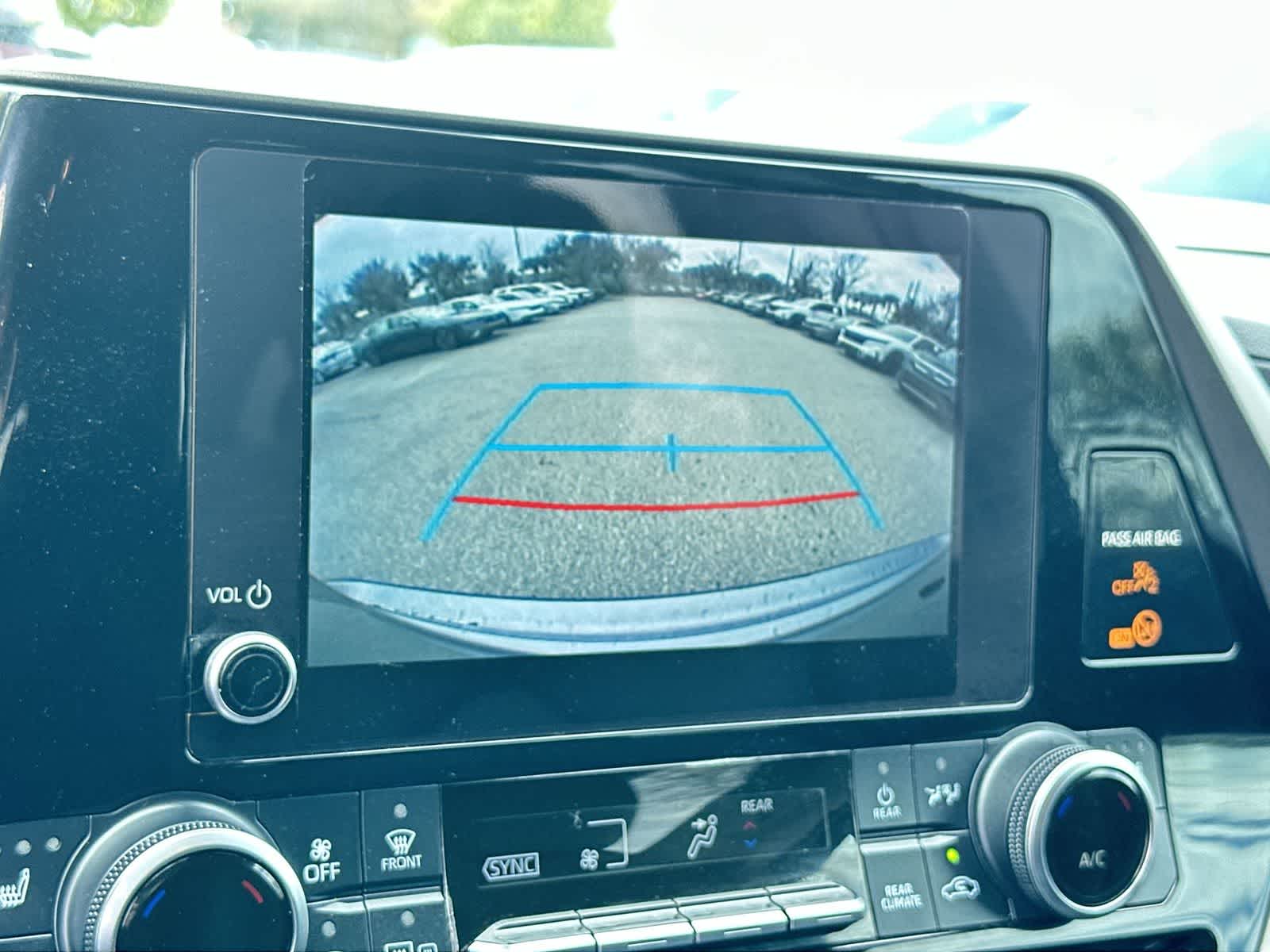 Thumbnail: 2023 Toyota Highlander - 20