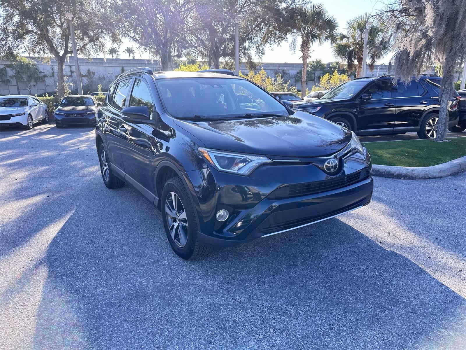 Thumbnail: 2018 Toyota RAV4 - 8