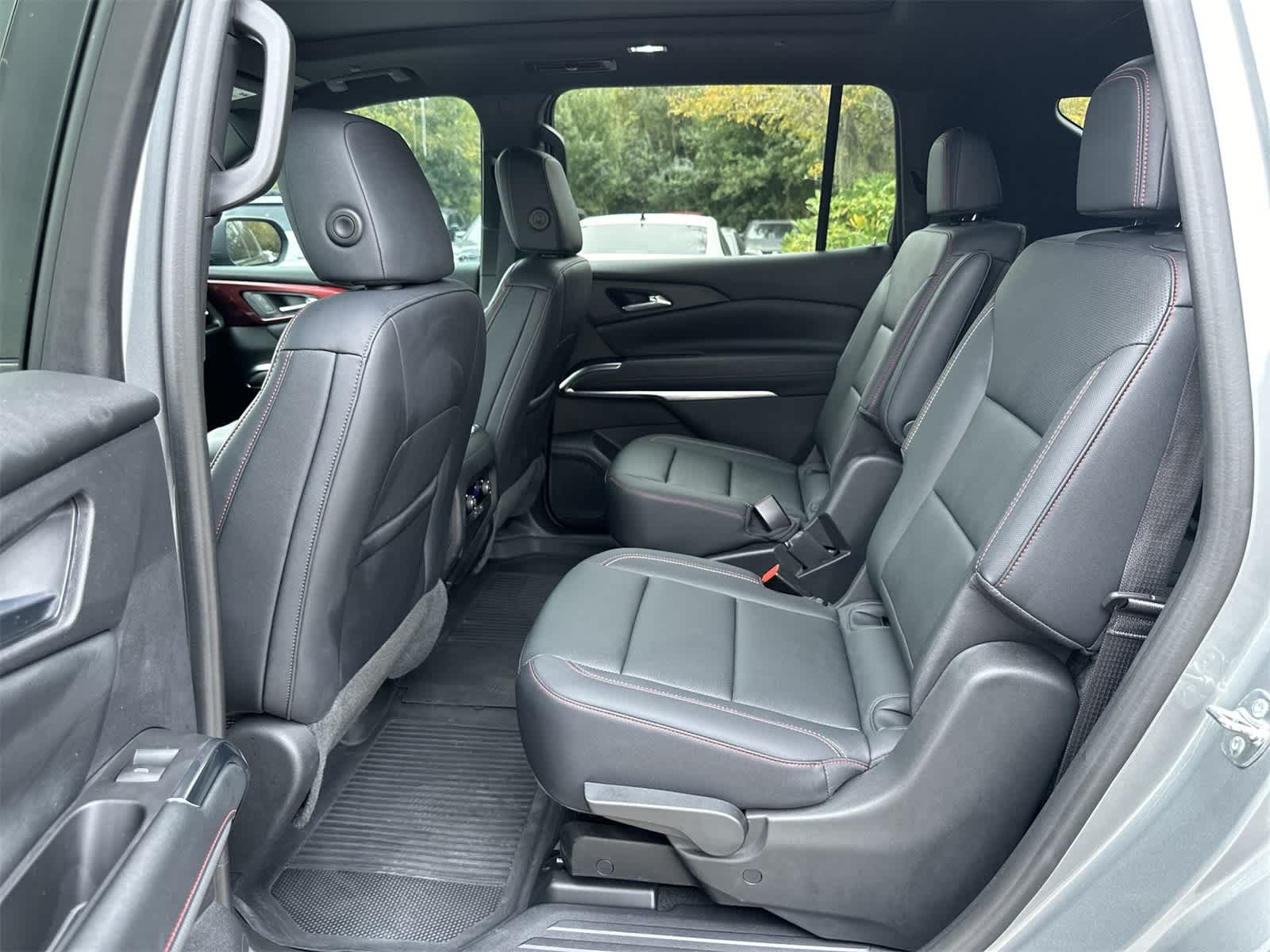 Thumbnail: 2024 Chevrolet Traverse - 18