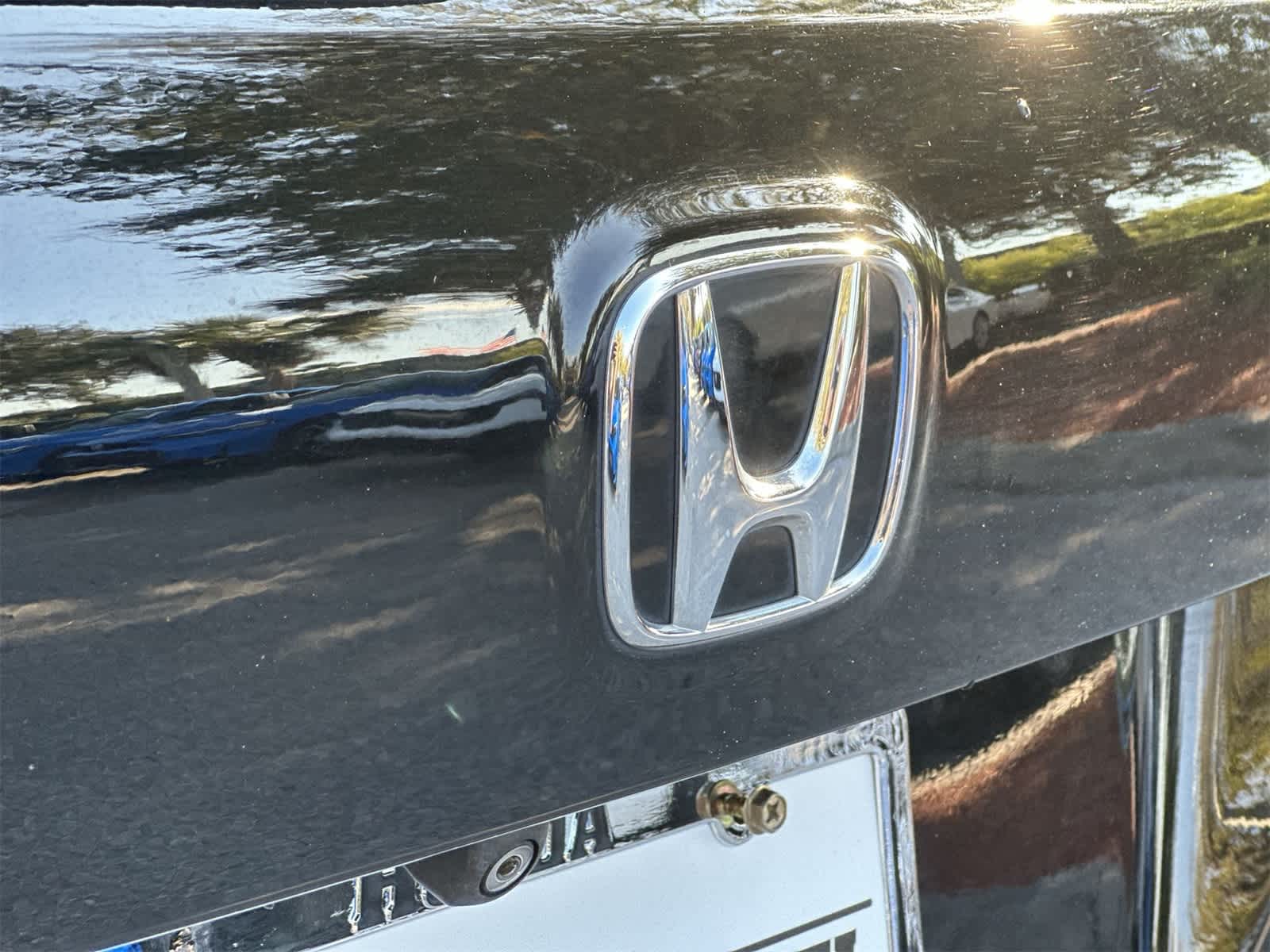 Thumbnail: 2017 Honda Pilot - 10