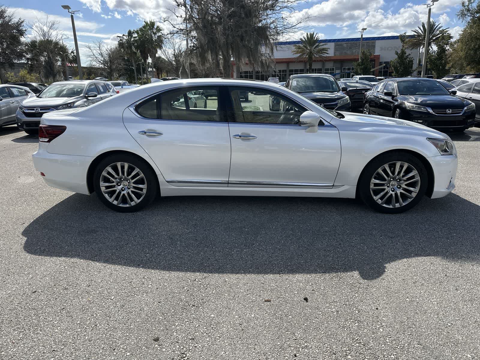 Thumbnail: 2016 Lexus LS - 7