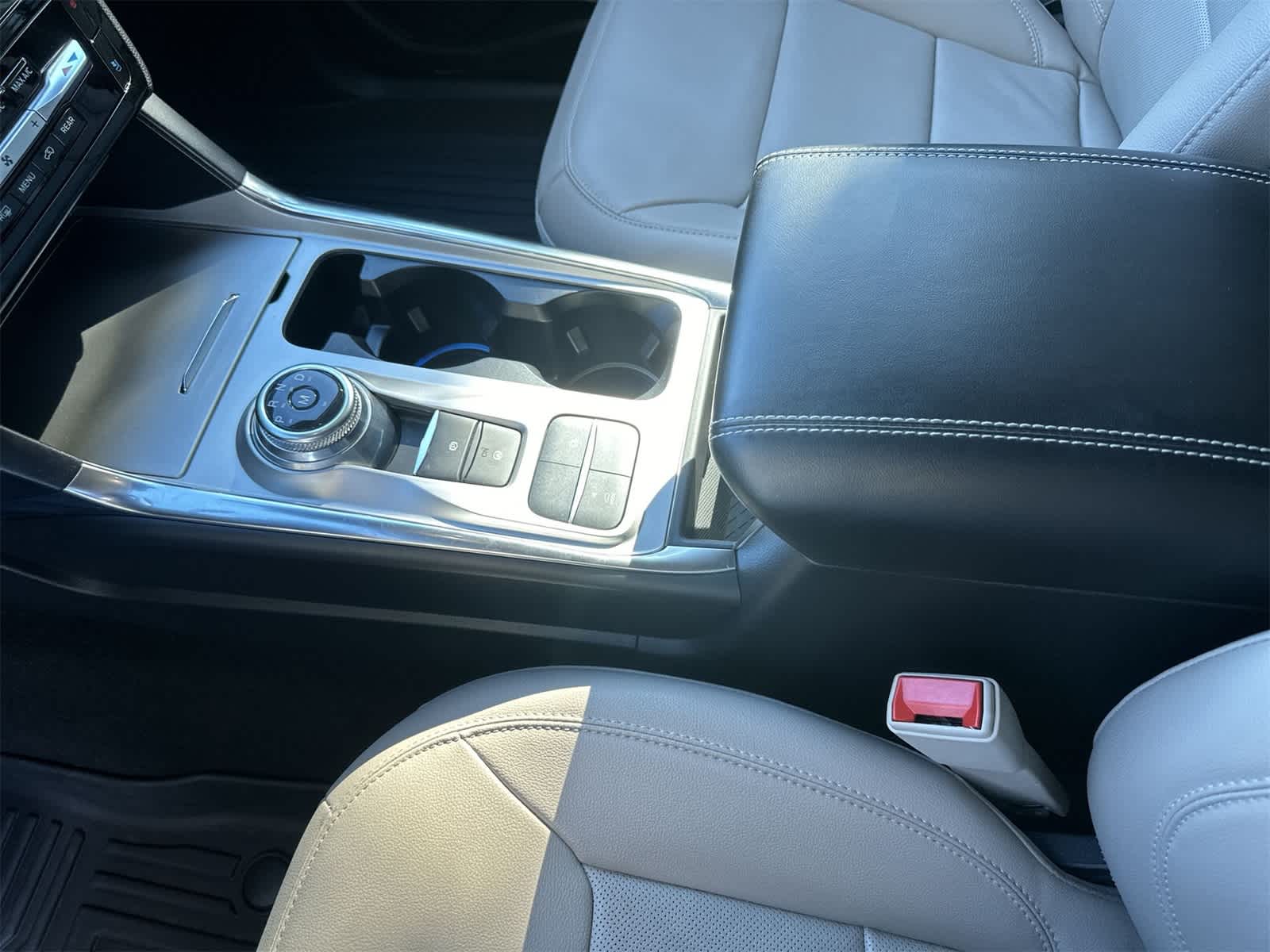 Thumbnail: 2021 Ford Explorer - 18