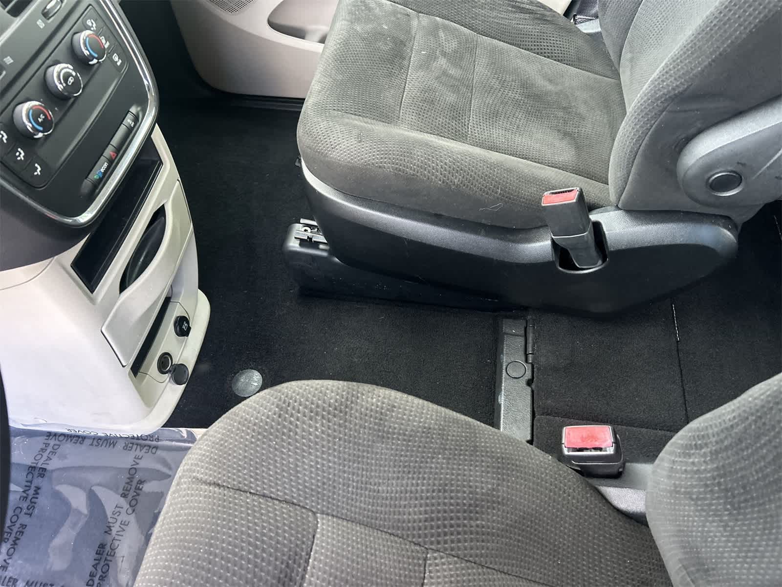 Thumbnail: 2015 Dodge Grand Caravan - 19