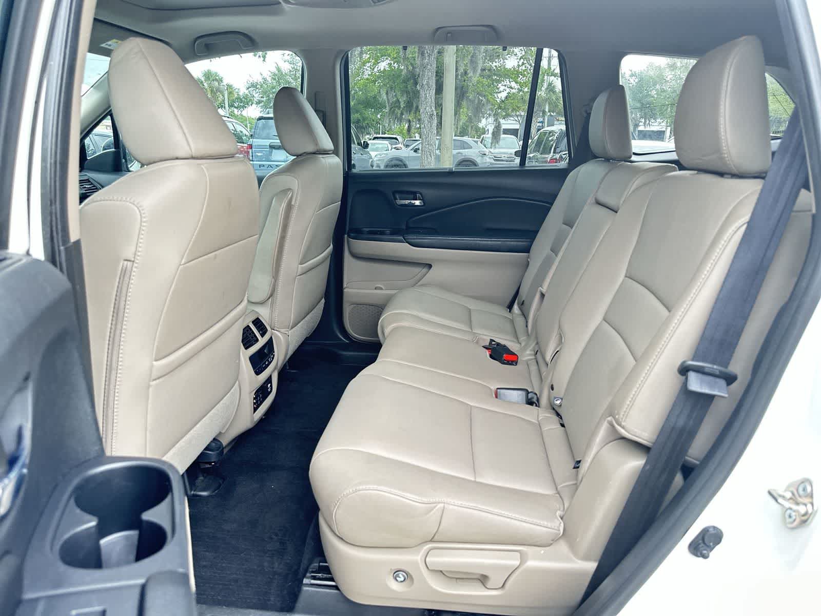 Thumbnail: 2017 Honda Pilot - 23